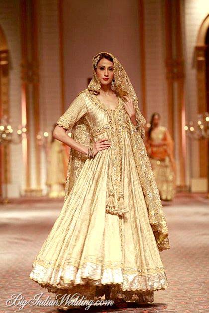Latest Indian Designers Barat Dresses for Wedding Brides 2016-2017 (35)