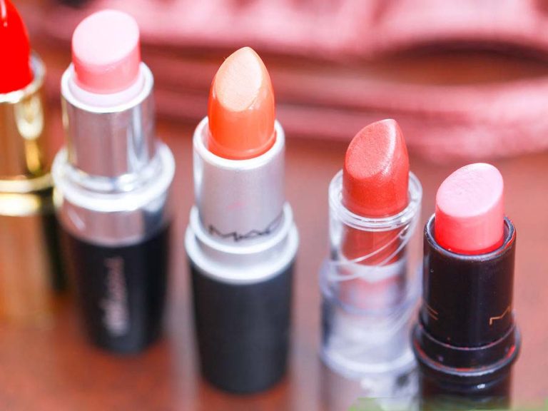 How to Pick Best Lipstick Color For Your Skin Tone-2022