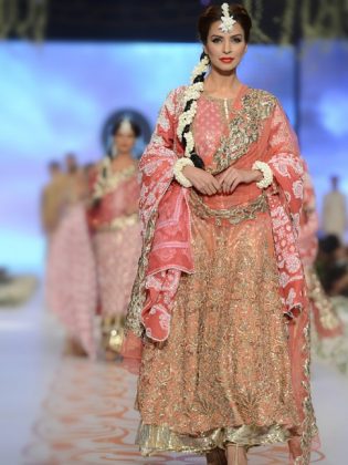 Top 10 Popular Pakistani Designers Bridal Dresses Collection 2017-2018 ...
