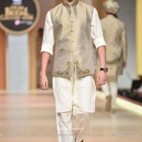 Arsalan Iqbal- mobile Hum Bridal Couture Week 2017 (1)